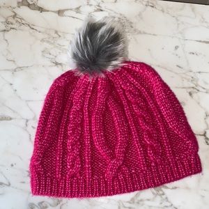 Brand new banana republic hat with faux fur pom pom